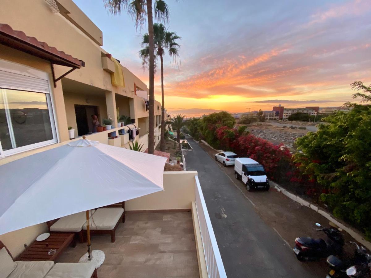 Loft Playa Torviscas,Garaje Gratis , Recien Reformado Costa Adeje Dış mekan fotoğraf